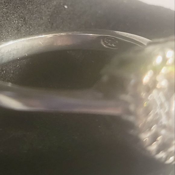 ❤️🎉⚘️Host Pick⚘️🎉❤️ Sterling silver size 8 with zirconia - Picture 3 of 4